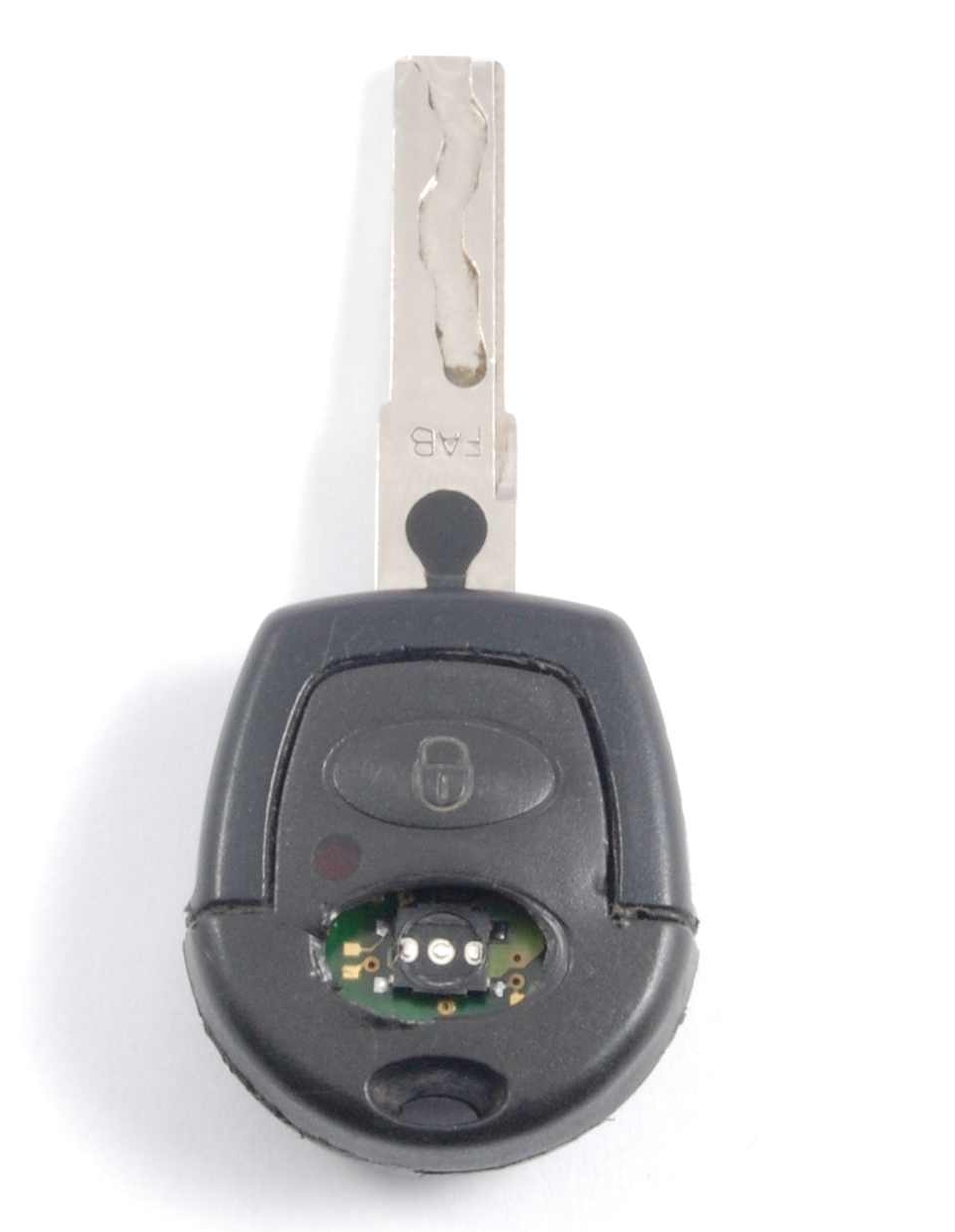 OPRAVY AUTOKLÍČŮ — VÝMĚNA MIKROSPÍNAČŮ
